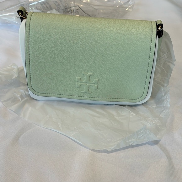 NWT Tory Burch Green and White Crossbody Bag with Flap Closure - Picture 9 of 9